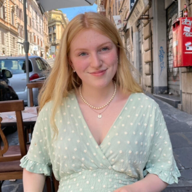 Babysitter in Sheffield: Sophia