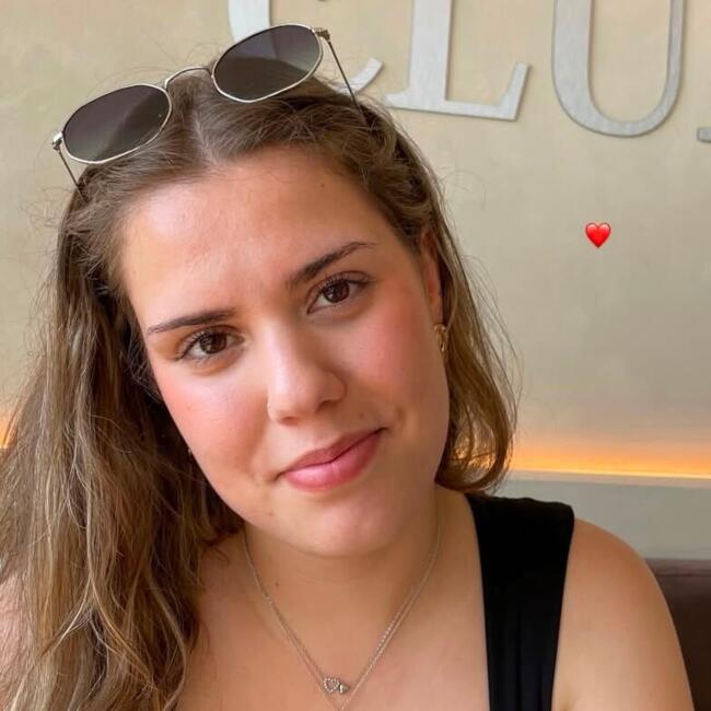 Babysitter in Rio Tinto: Francisca