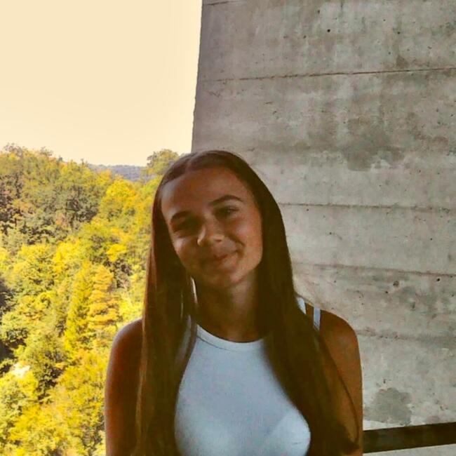 Babysitter in Fribourg: Marion