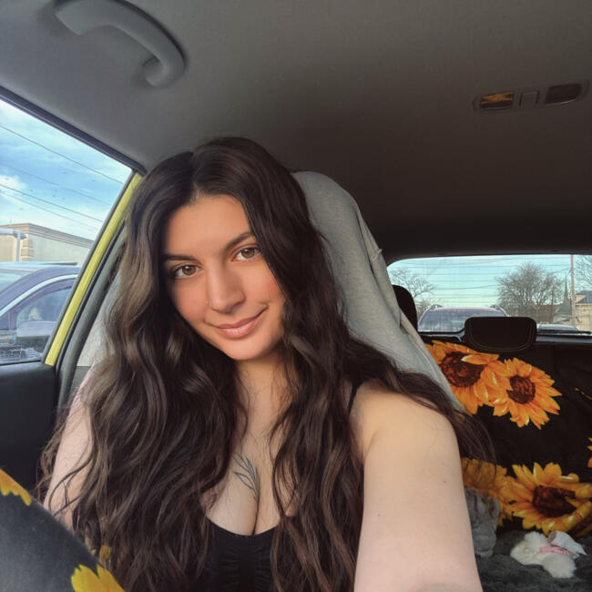 Babysitter in Westbury: Bella