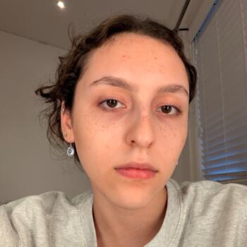 Baby-sitter in Toronto: Mia