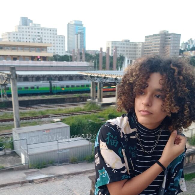 Babá em Cuiabá: Joy