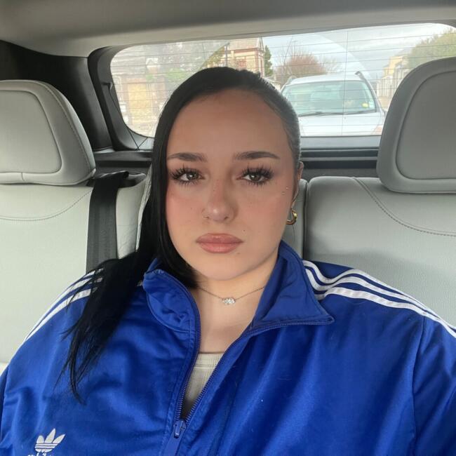 Babysitter in Évreux: Lyla