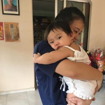 Babysitter in Singapore: Char