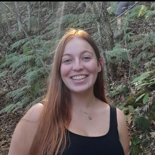Babysitter in Saint-Pierre-Roche: Elisa