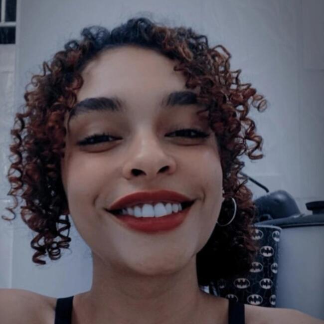 Babysitter in Uberlândia: Laura