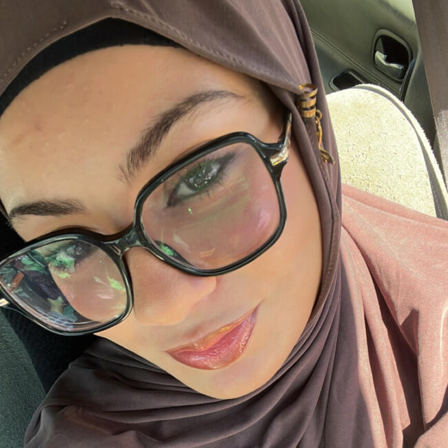 Babysitter in Stains: Assala