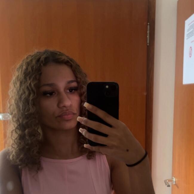 Babysitter in Longlier: Johana