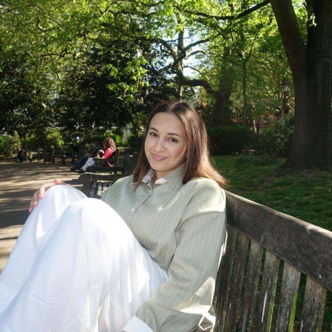 Babysitter in Beauchamp: Ania