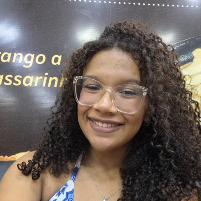 Babysitter in Luis Eduardo Magalhães: Lívia