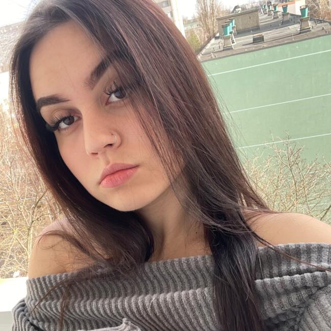 Babysitter in Győr: Kira