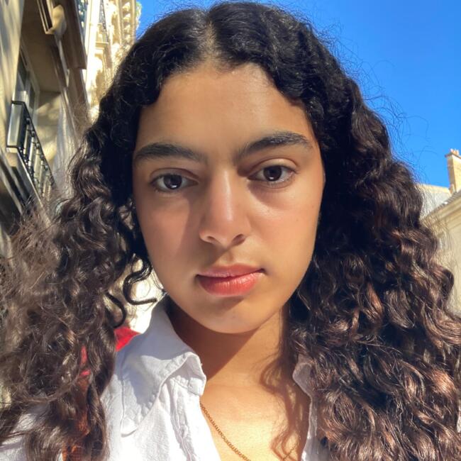 Babysitter in Paris: Selima