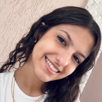 Babysitter in São José (São José): Isadora