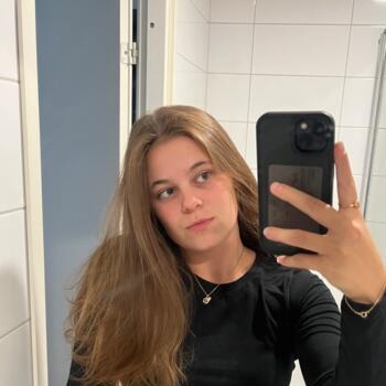 Barnvakt i Lembois: Henna