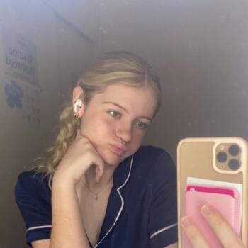 Babysitter Central Coast: Mia