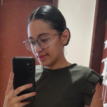 Babysitter in Curitiba: Jessica