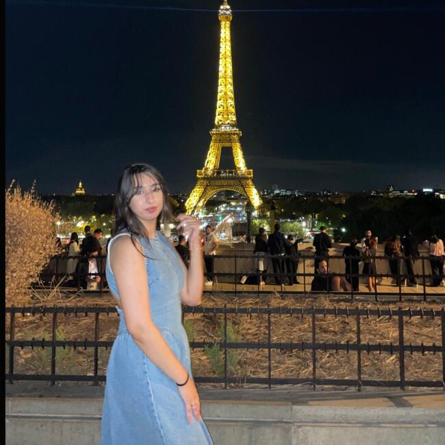 Babysitter in Évry: Douae