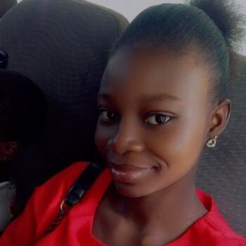 Babysitter in Lagos: Yinka oluwabusayomi