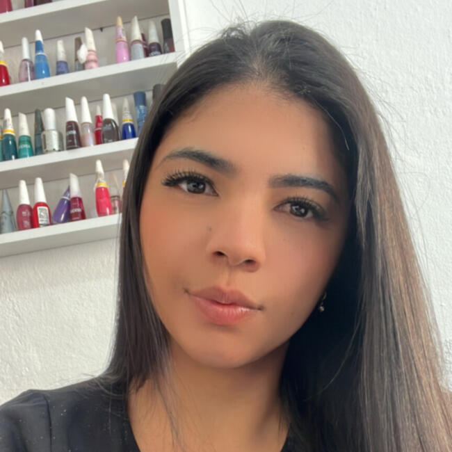 Babá em Sabará: Tainara