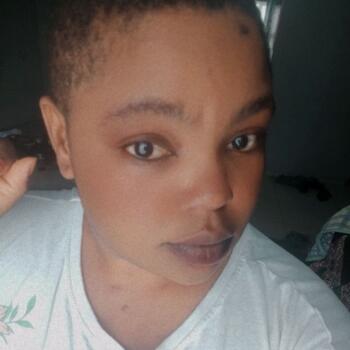 Babysitter in Qonce: Zinhle