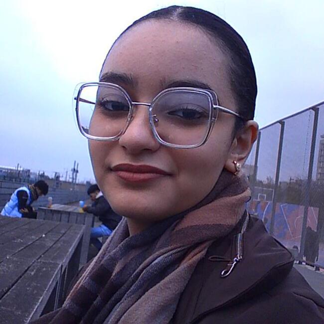 Babysitter in Paris: Myriam