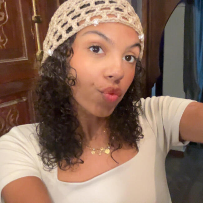 Babysitter in Saint-Didier-des-Bois: Malyah