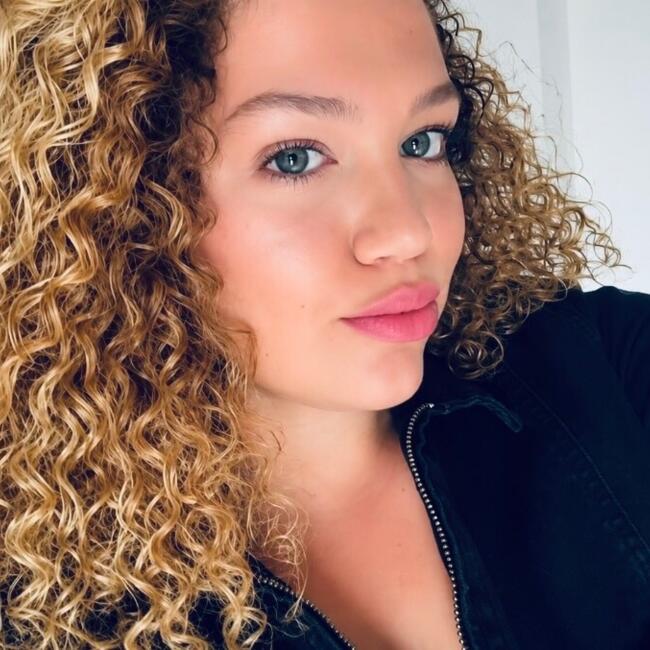 Babysitter in Tours-sur-Marne: Louna