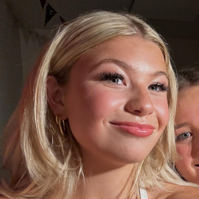 Babysitter in Christchurch: Frida