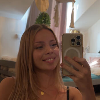 Babysitter in Saint-Germain-le-Vasson: Yuna