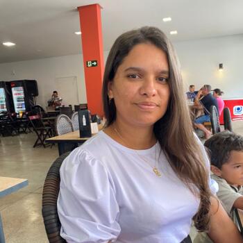 Babysitter in Divinópolis: Simone
