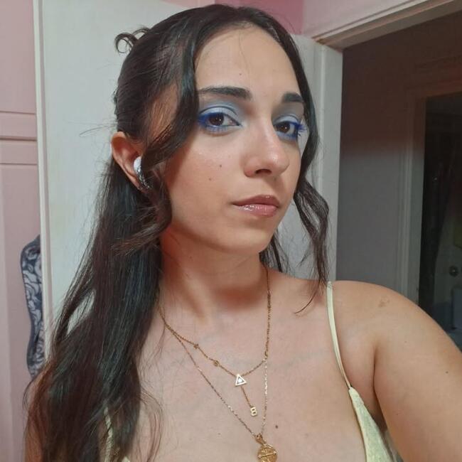 Babysitter in Petroúpolis: Δέσποινα