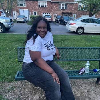 Babysitter in Middletown (New York): Amari