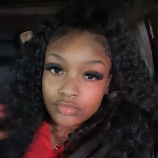 Babysitter in Chicago: Laniya