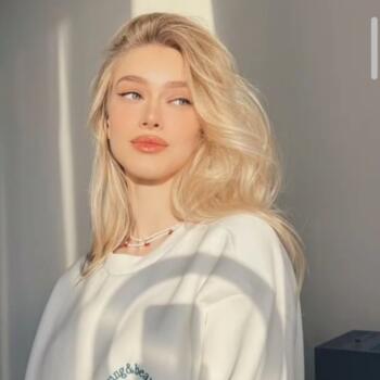 مربية أطفال في الوادي: Lol