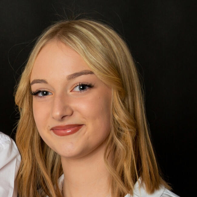 Babysitter in La Chapelle-dArmentières: Romane