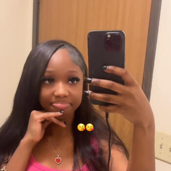 Babysitter in DeKalb: Hyla