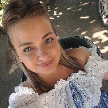 Babysitter Selo Mladenovac: Andjela