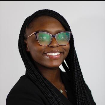 Babysitter in Nashville: B'Ariyon