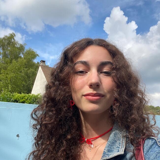 Babysitter in Marly-le-Roi: Anais