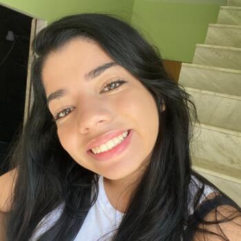 Babysitter in Campo Grande: Nicole