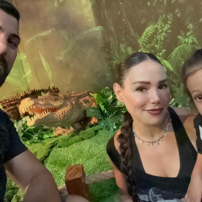 משרת בייביסיטר ב- באר יעקב: DANA