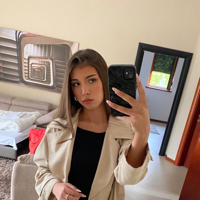 Babysitter in Belgrade: Iva