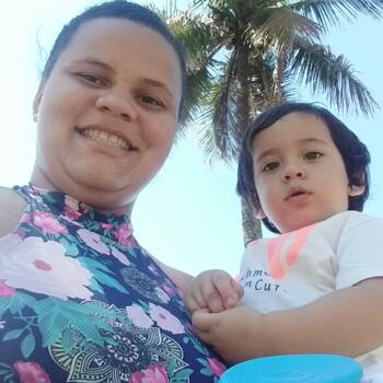 Babysitter in Niterói: Emmilly