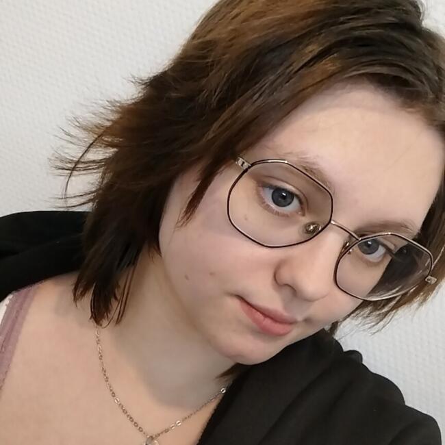 Babysitter in Couvrot: Zoe