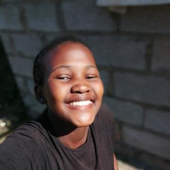 Babysitter in eManzimtoti: Unathi