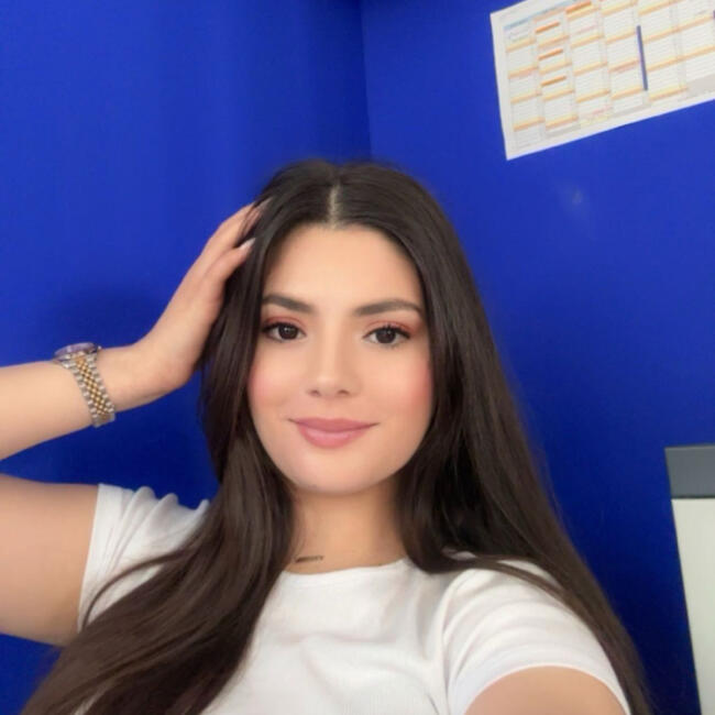 Nanny in Saint-Ouen: Nawal