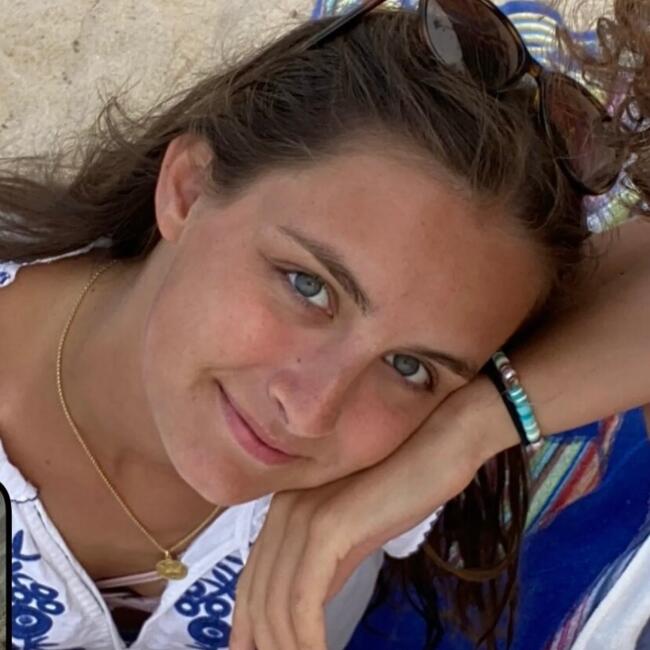 Babysitter in Irigny: Florine