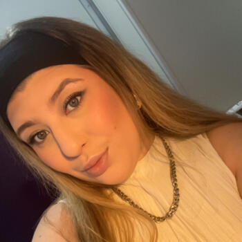 Babysitter in Wollongong: Donya