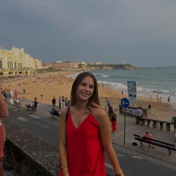 Babysitter in Cherbourg: Louna