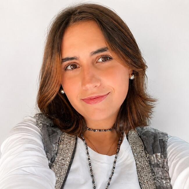 Babysitter in Madrid: Monica